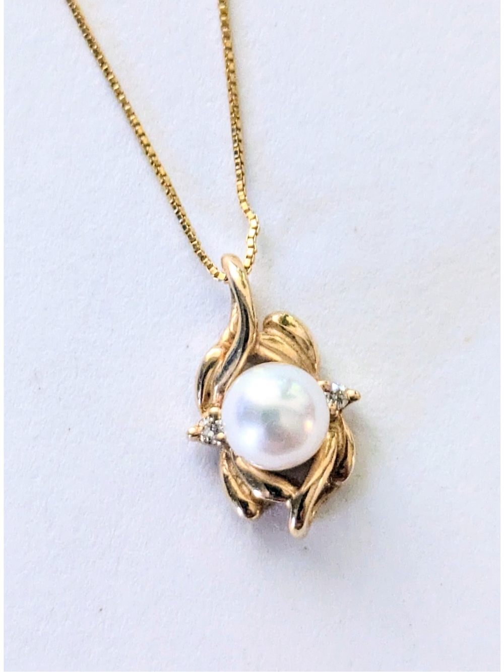 14k Yellow Gold White Cultured Pearl & Diamond Accent Pendant Chain Necklace